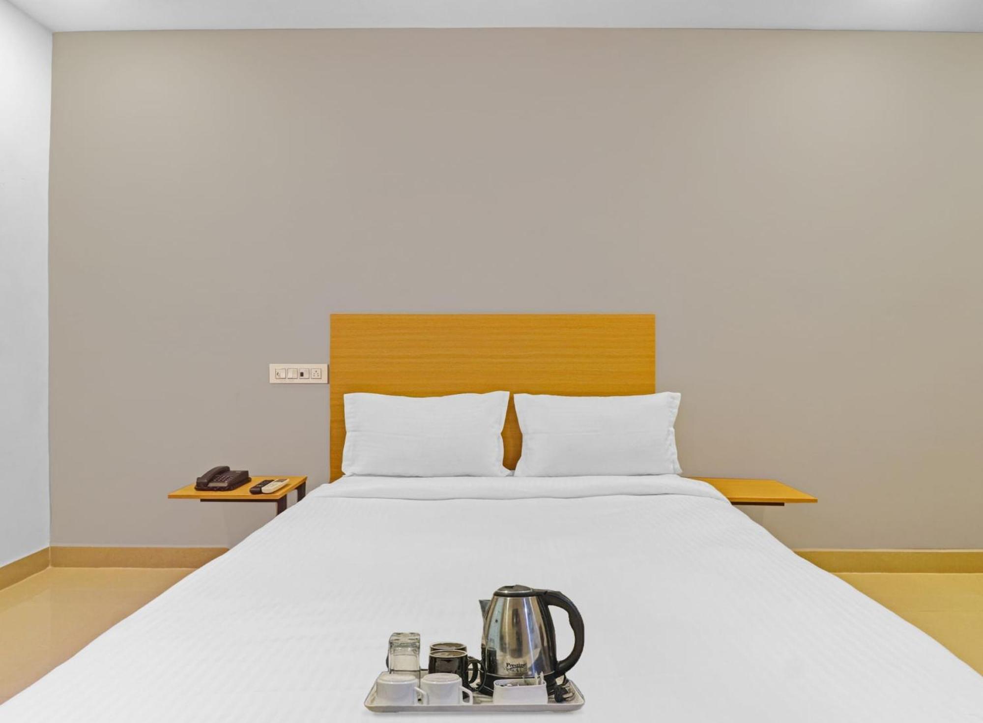 Townhouse Che Sigma Hotel Hyderabad Exterior photo