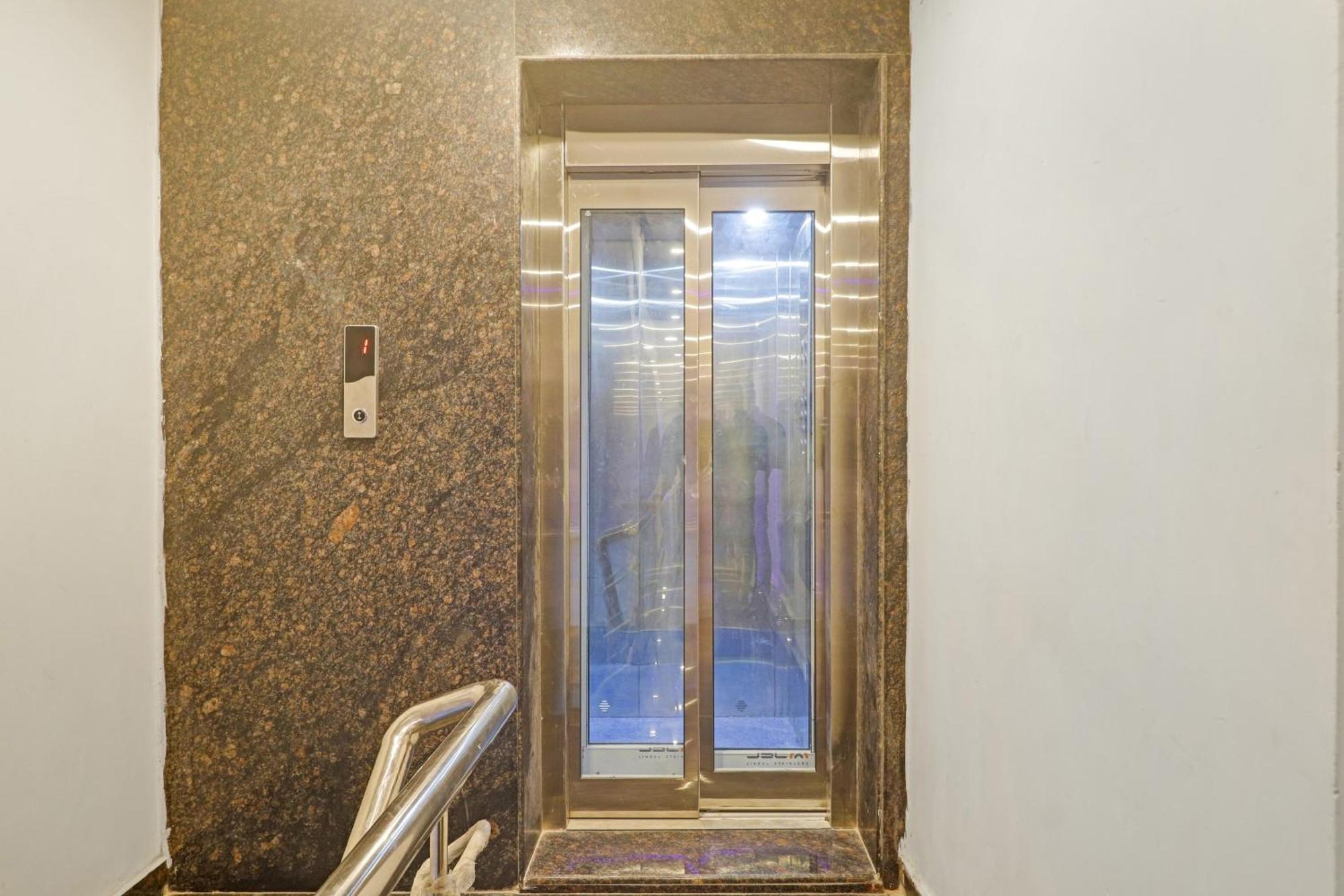 Townhouse Che Sigma Hotel Hyderabad Exterior photo