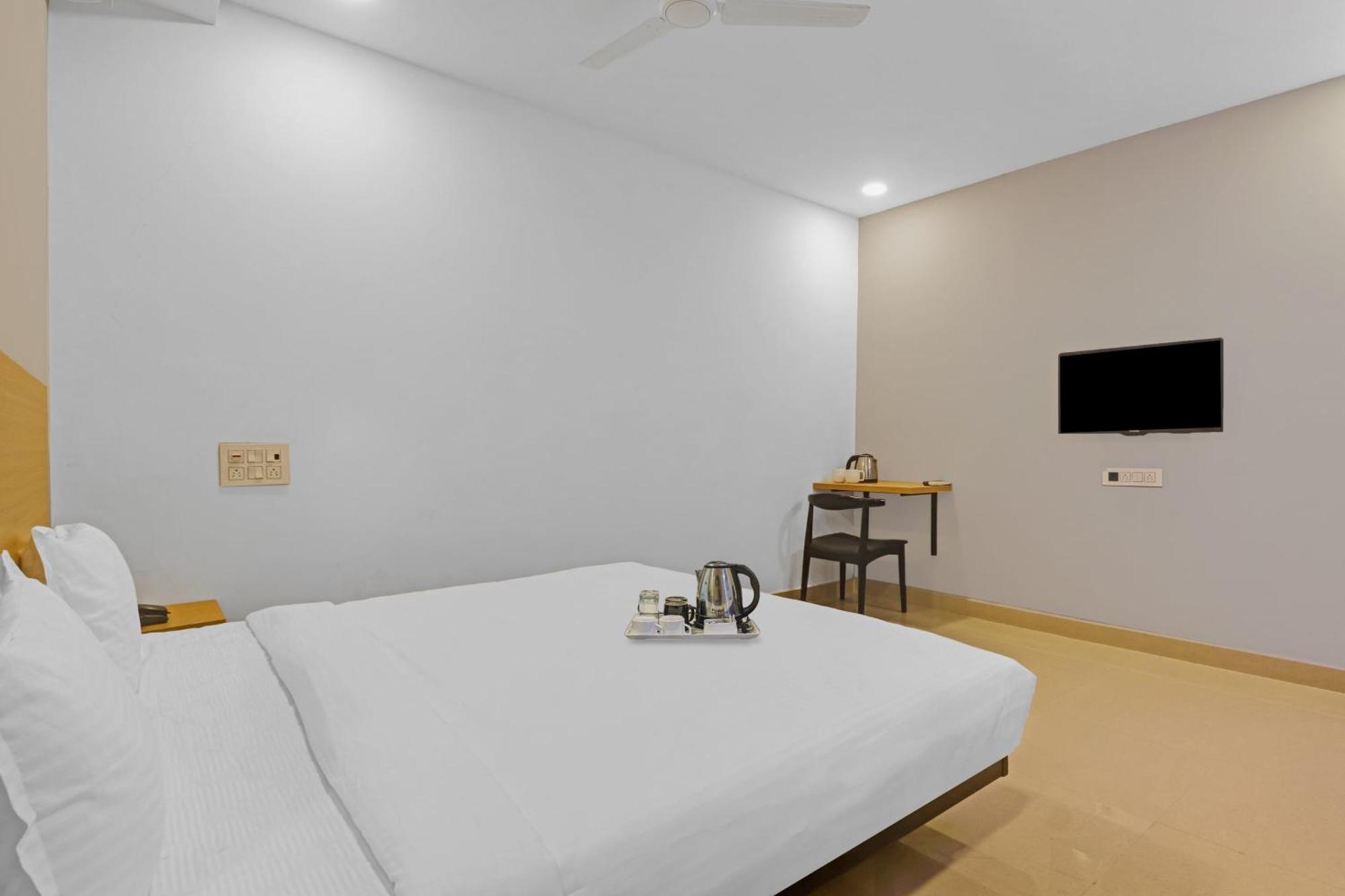 Townhouse Che Sigma Hotel Hyderabad Exterior photo