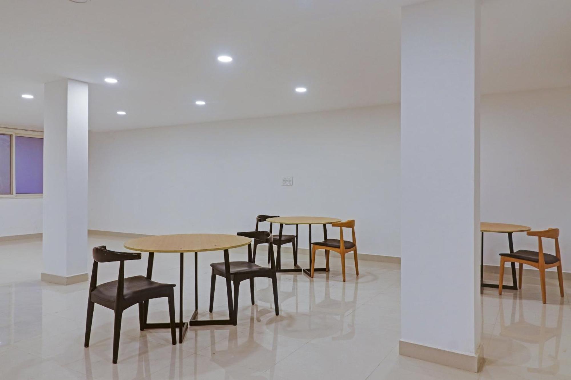Townhouse Che Sigma Hotel Hyderabad Exterior photo