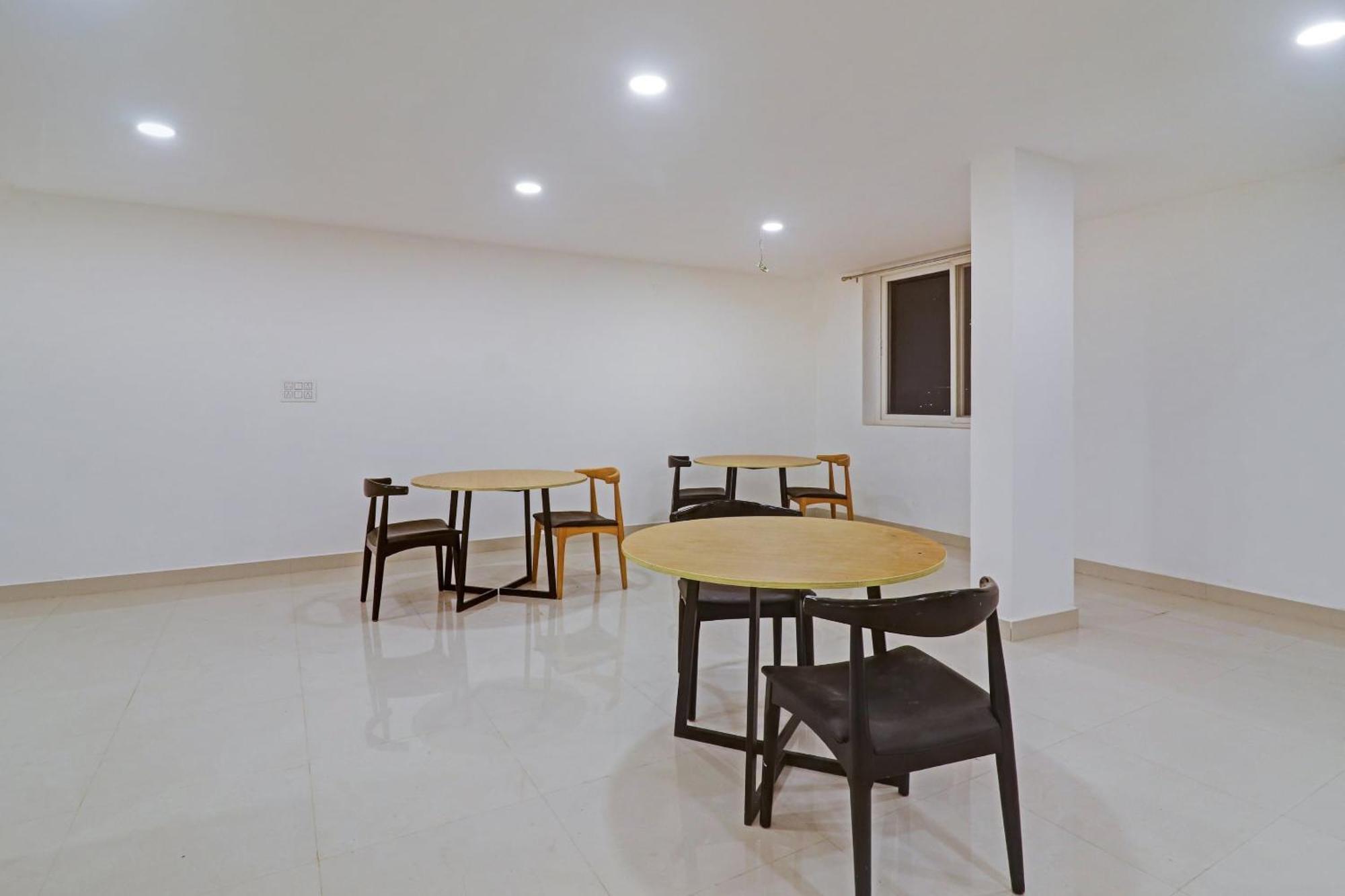 Townhouse Che Sigma Hotel Hyderabad Exterior photo