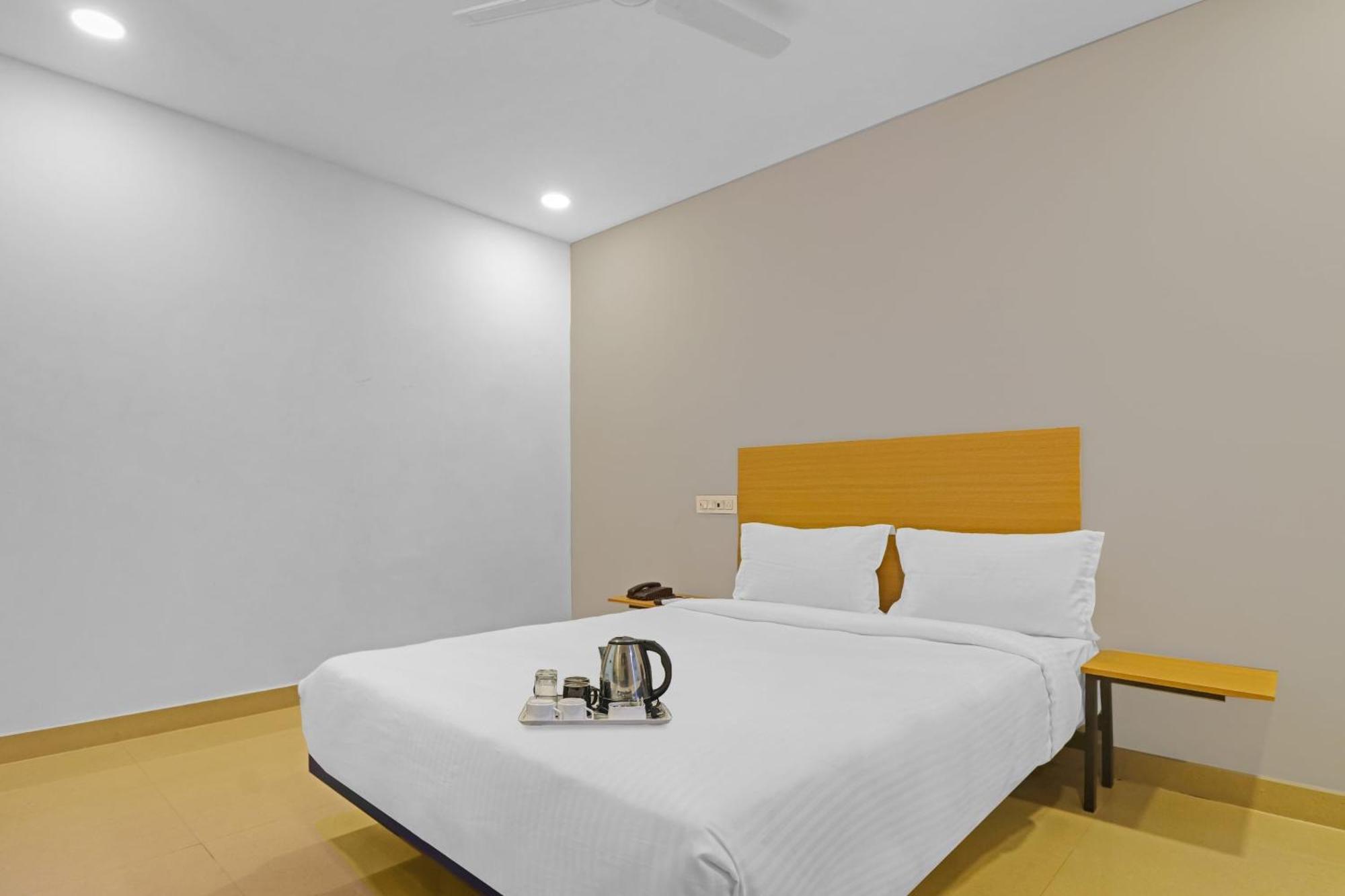 Townhouse Che Sigma Hotel Hyderabad Exterior photo