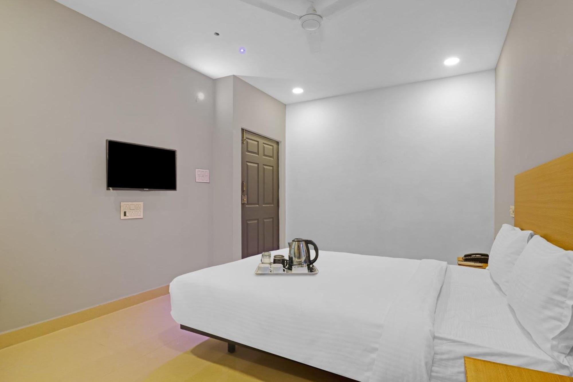 Townhouse Che Sigma Hotel Hyderabad Exterior photo