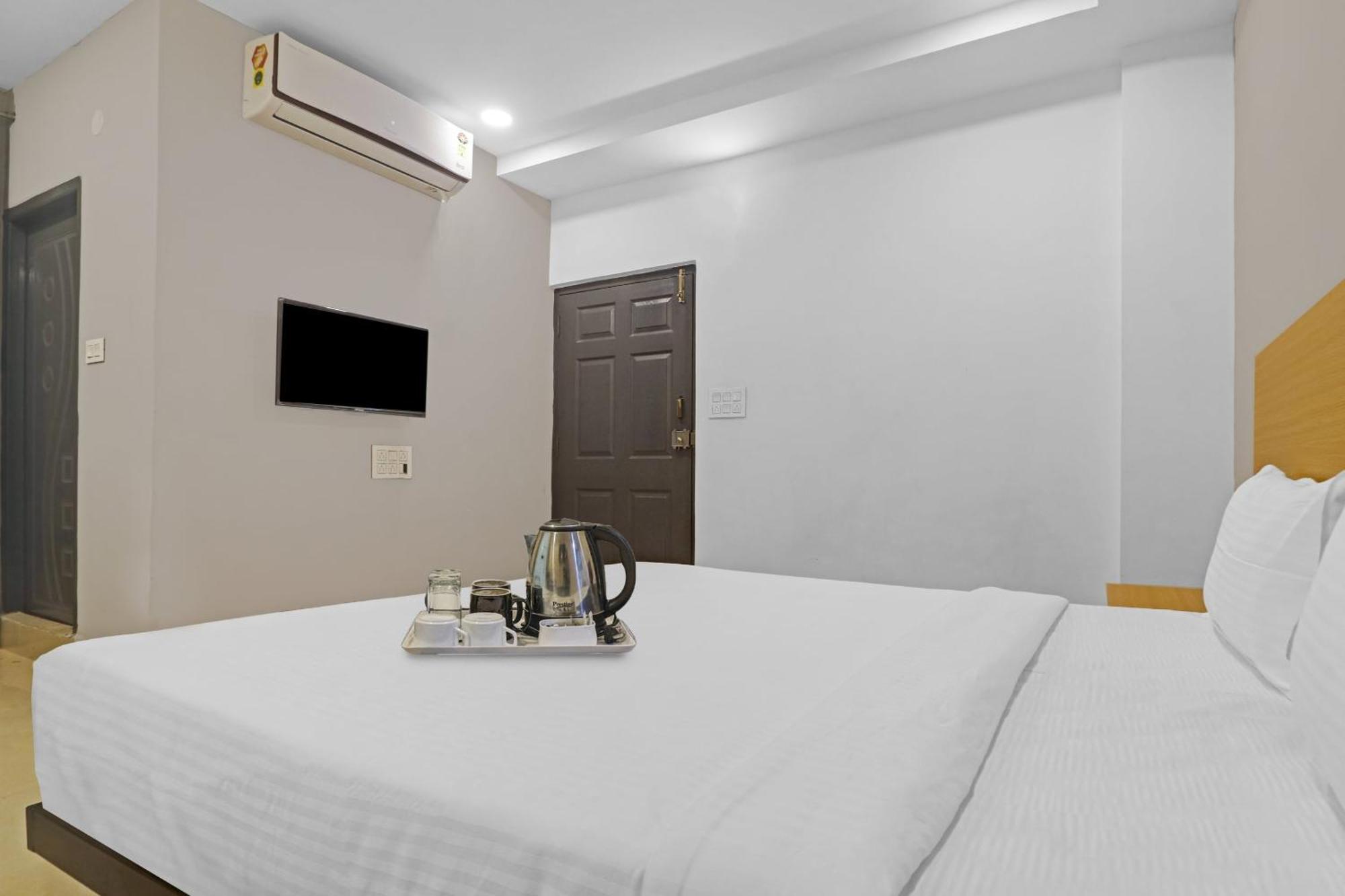 Townhouse Che Sigma Hotel Hyderabad Exterior photo